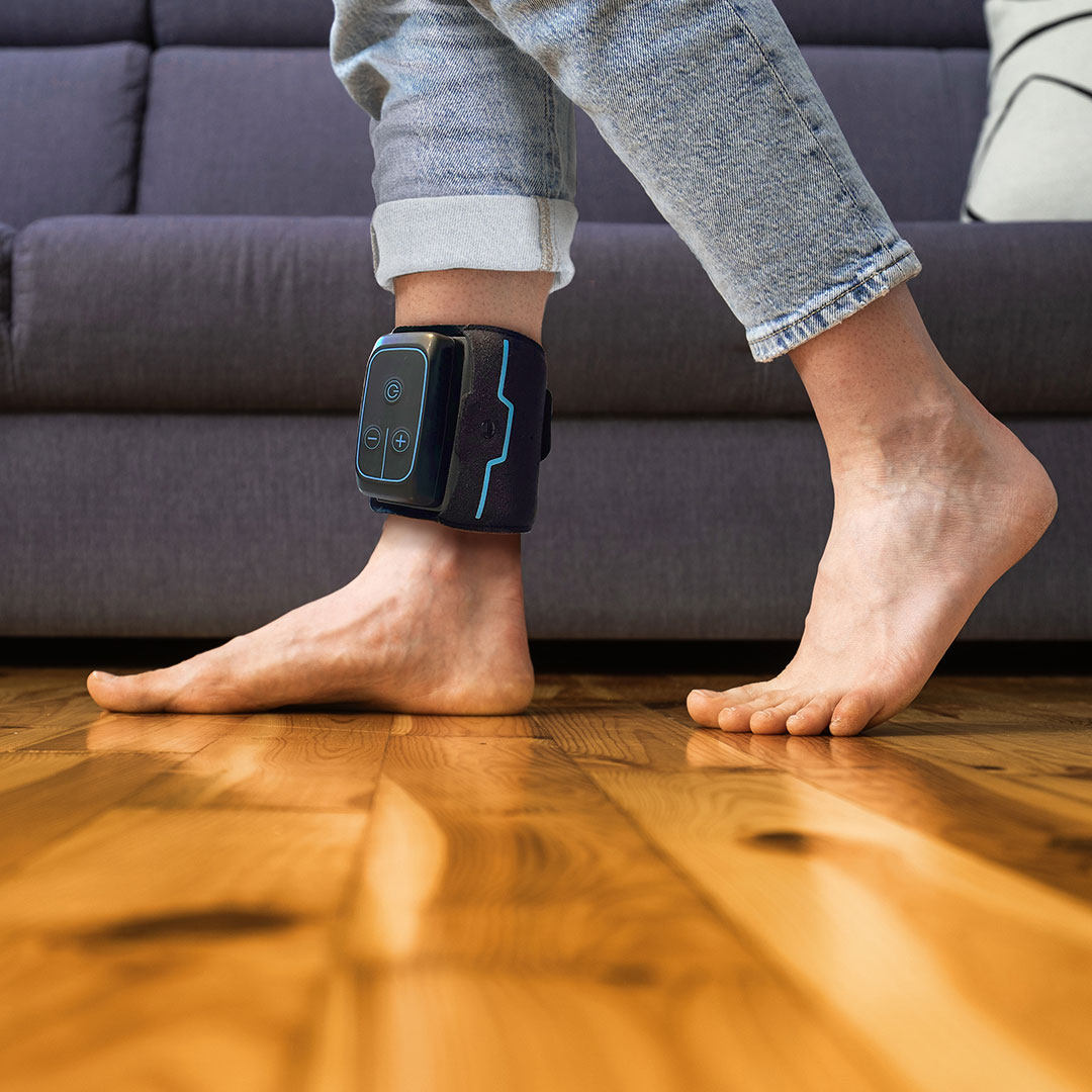 Foot walking at home, barefoot, with the wearable on the right ankle.